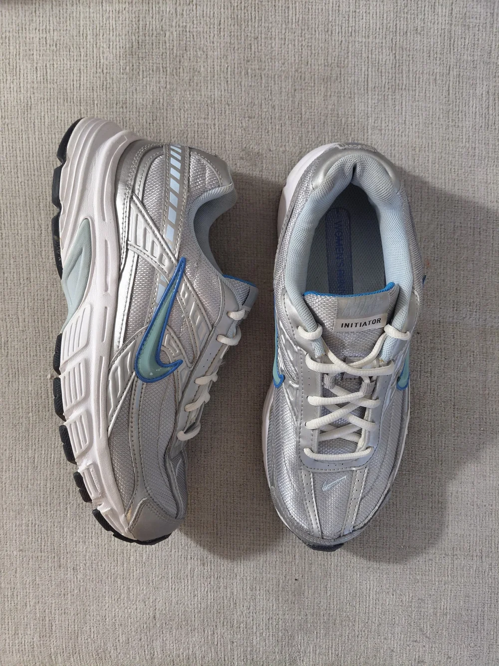 Nike Women's Initiator Silver with Light Blue Accent Running Sneakers